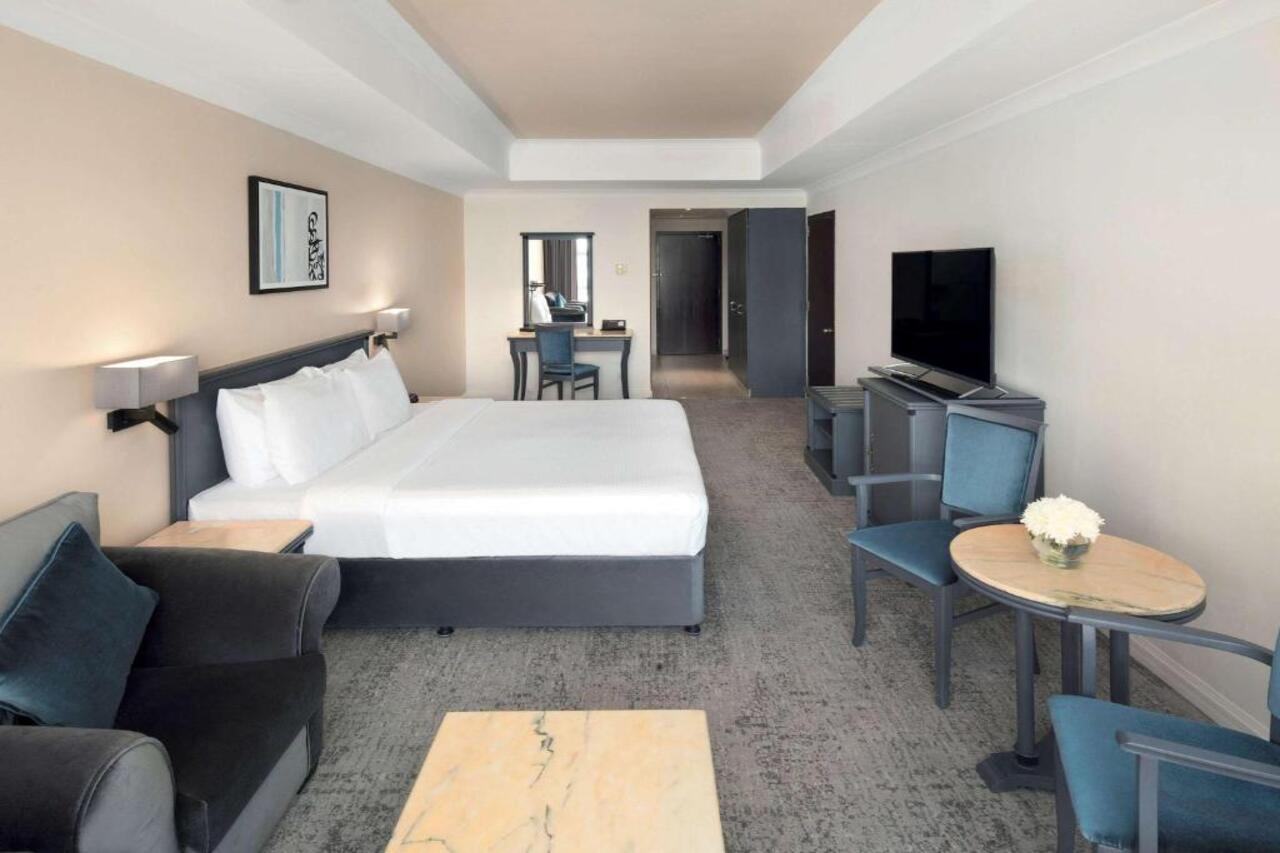 Anwar Al Madinah Movenpick